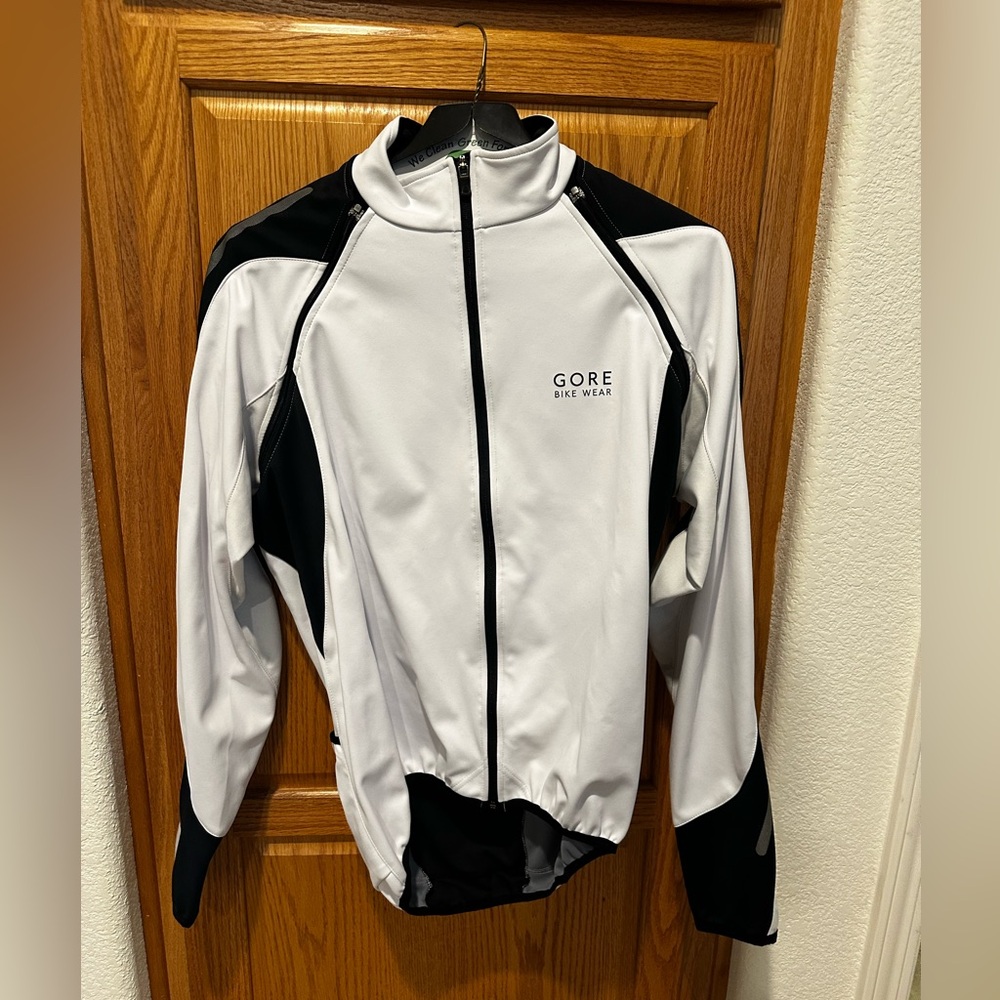 Gore Bike Wear (Men's medium) cycling jacket with removable/zipper sleeves.